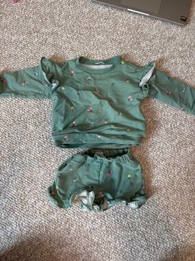 Crewcuts 6-12 month Green Floral Ruffle Top & Shorts Set